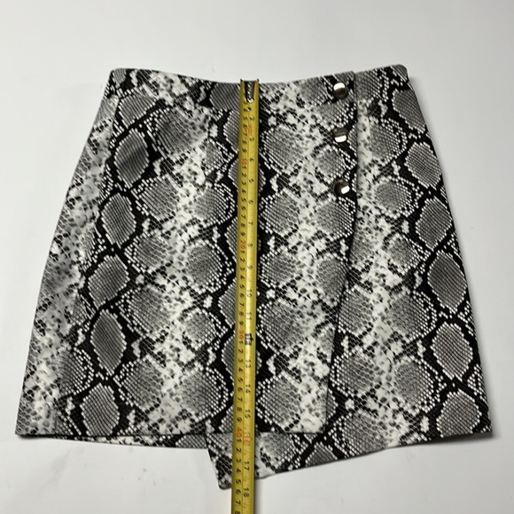 Tobi faux snake skin skirt - Picture 6 of 7